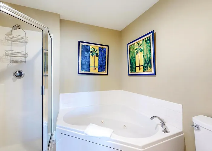 Holiday home Beachfront W Great Gulf View Balcony & Shared Pools Hot Tubs Sauna & Gym *