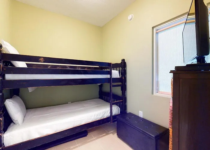 Beachfront W Great Gulf View Balcony & Shared Pools Hot Tubs Sauna & Gym Holiday home *