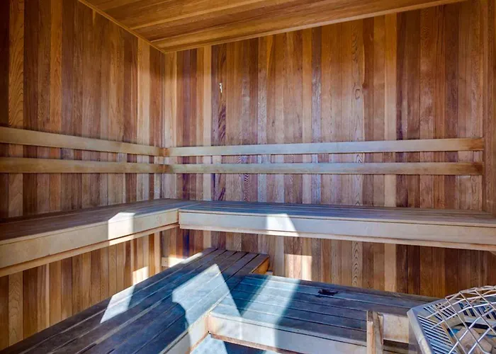 Beachfront W Great Gulf View Balcony & Shared Pools Hot Tubs Sauna & Gym * Gulf Shores